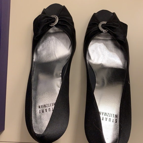 Black Stuart Weitzman dress shoe - Picture 4 of 4
